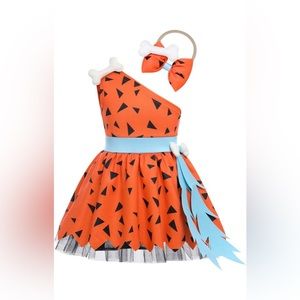 Brand new pebbles costume 12-18 months. Never worn. Adorable!!